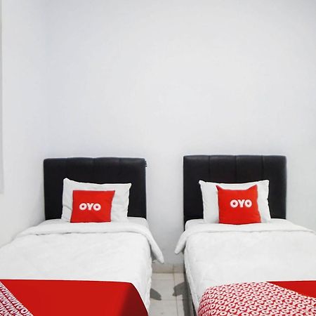 Super Oyo 91627 Wika Wiki Homestay メダン エクステリア 写真